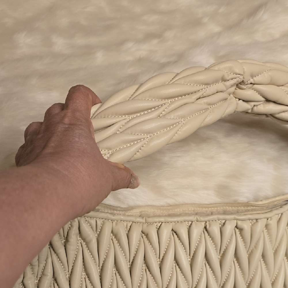 Shiraleah Cream Shoulder Bag with Quilted Texture - Picture 7 of 13